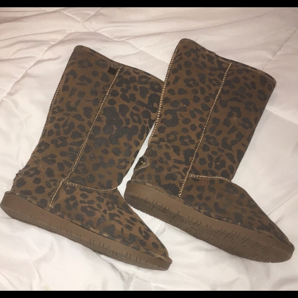 Size 9 brand new bear paw boots